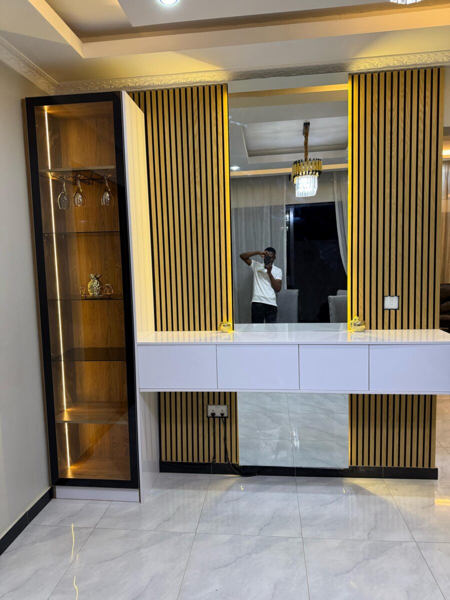 Dinning Console